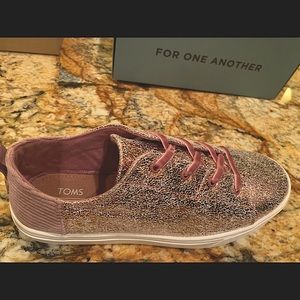 New, never worn Tom’s sneakers